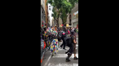 Despertad!!  Nuevo desfiles en Valencia, En la calle san Vicente!!