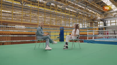 París: Una historia de amor 1x02: Laura Fuertes y Lydia Valentín: Las primeras de la historia