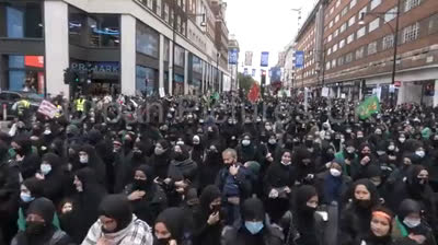 El Islam no es originario de ningún país europeo, es incompatible con las leyes y los modos de vida europeos. "Todos ellos deben ser deportados a sus países de origen"