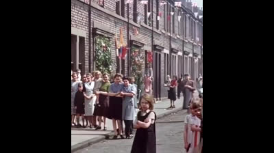 Inglaterra, 1945. Todos ellos acababan de vivir la II Guerra Mundial y hoy en Londres los blancos cristianos nativos ya son minoría y hasta el alcalde es musulmán!