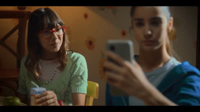 Ayla y Los Mirror | T01 | E01