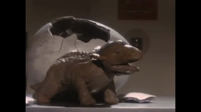 06 Born Free - Amore fra i dinosauri