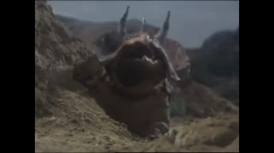 09 Born Free - Un cucciolo di dinosauro