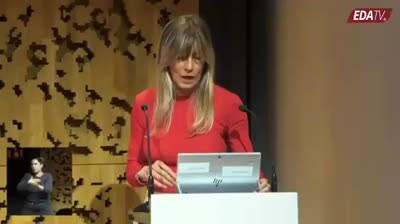 Todo aquél que pertenezca a algún órgano de gobierno de la  @unicomplutense  debería dimitir de forma inmediata!¡