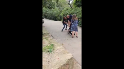 Despertad! Deportaciones  ya!!! un ecuatoriano Henry R.C. De 31 años, golpeó brutalmente a una niña de 1 año  en Barcelona.