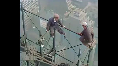 "El hombre blanco construyó la civilización" y todo lo que tenemos lo hemos ganado a base de lucha, sudor y sangre.