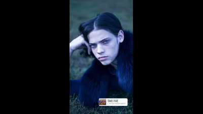 Esta  es la  Hora  en que  los  Poetas  Lunaticos , Saben que  las hojas  Bailan  con  Extraños   Giros  de  Hongos que  Brotan  de  mi  Pincel- Erin  Mommsen  Wolff.