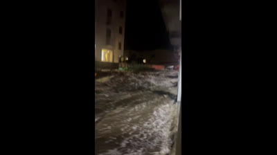 Gerona: las lluvias torrenciales inundan Cadaqués, decenas de coches arrastrados y sin que se enviase de nuevo ninguna alerta móvil de Protección Civil.