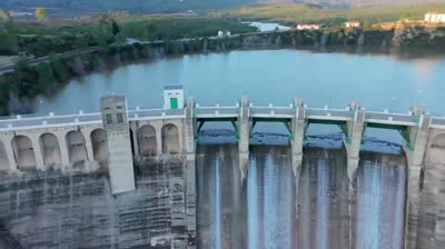 La Presa de Forata en Valencia ?? Tiene una capacidad de 37,30 hm³ que equivale a 37.300 millones de litros de agua.