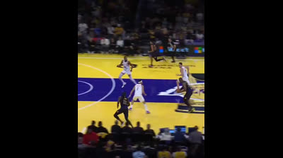 leflop casi le rompe un pie al contrario