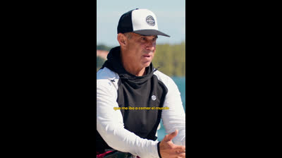 El Hombre de Titanio "En Modo Avión" | Vi mi pierna debajo de una mesa